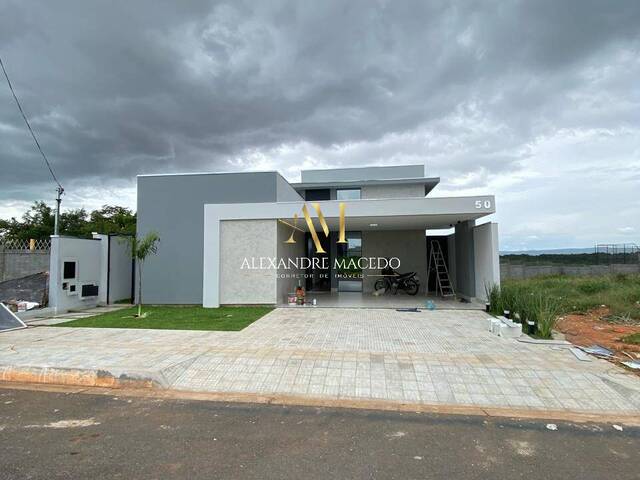 #11 - Casa em condomínio para Venda em Montes Claros - MG