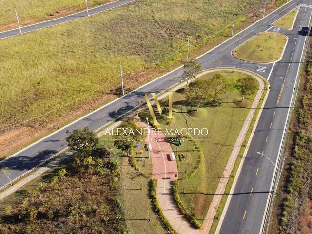 #13 - Terreno em condomínio para Venda em Montes Claros - MG