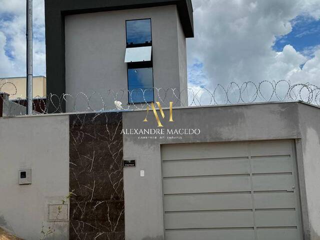 #36 - Casa para Venda em Montes Claros - MG