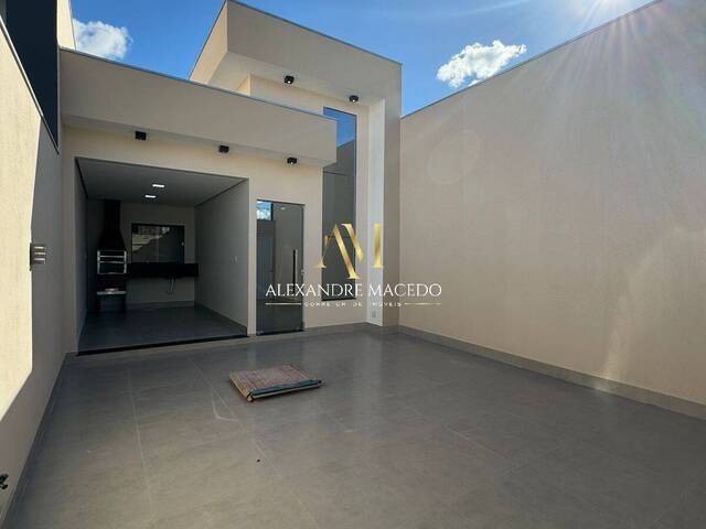#70 - Casa para Venda em Montes Claros - MG