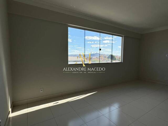 #71 - Apartamento para Venda em Montes Claros - MG