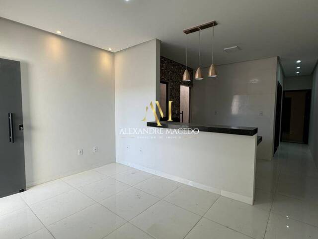 #81 - Casa para Venda em Montes Claros - MG