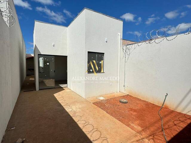 #106 - Casa para Venda em Montes Claros - MG