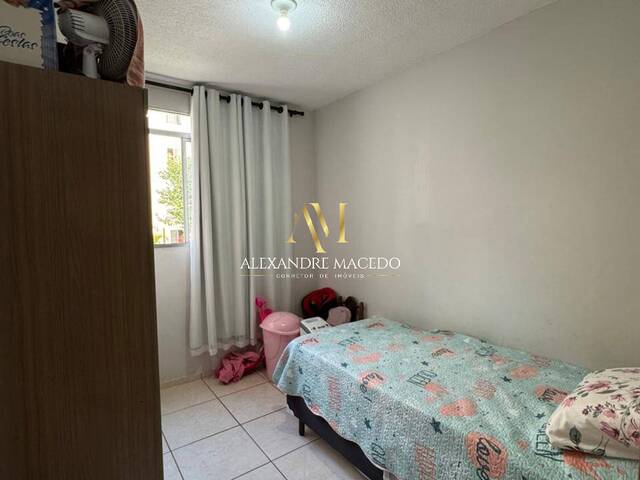 #120 - Apartamento para Venda em Montes Claros - MG