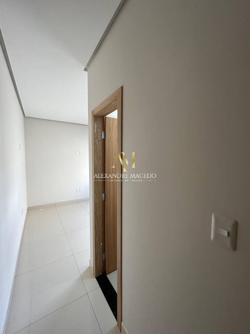 Casa à venda com 2 quartos, 55m² - Foto 2