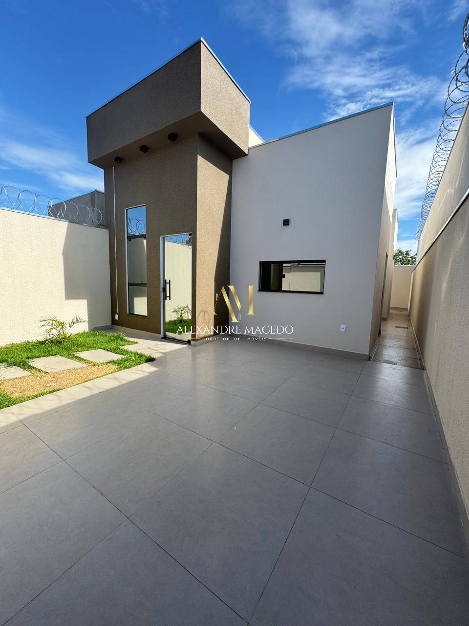 Casa à venda com 3 quartos, 65m² - Foto 2